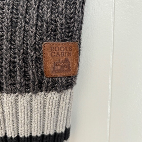 Roots grey cabin crew neck pullover sweater size small EUC - Picture 9 of 14